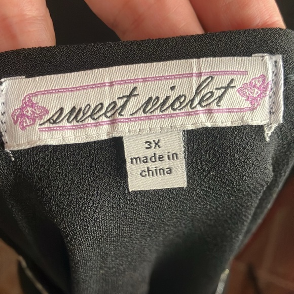 🖤💎Sweet Violet Black Stretchy Top W/Crystals At Rounded Neckline Size 3X - Picture 8 of 9